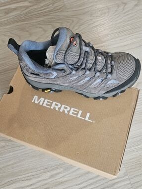 Merrell Women Gray Trail-Ready Waterproof Boot